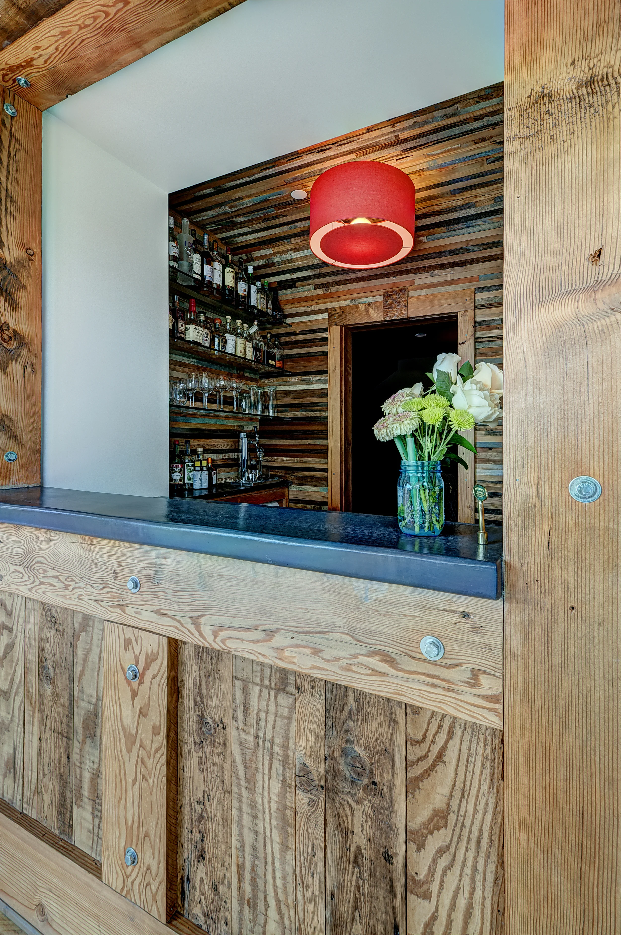 Bar-1.jpg