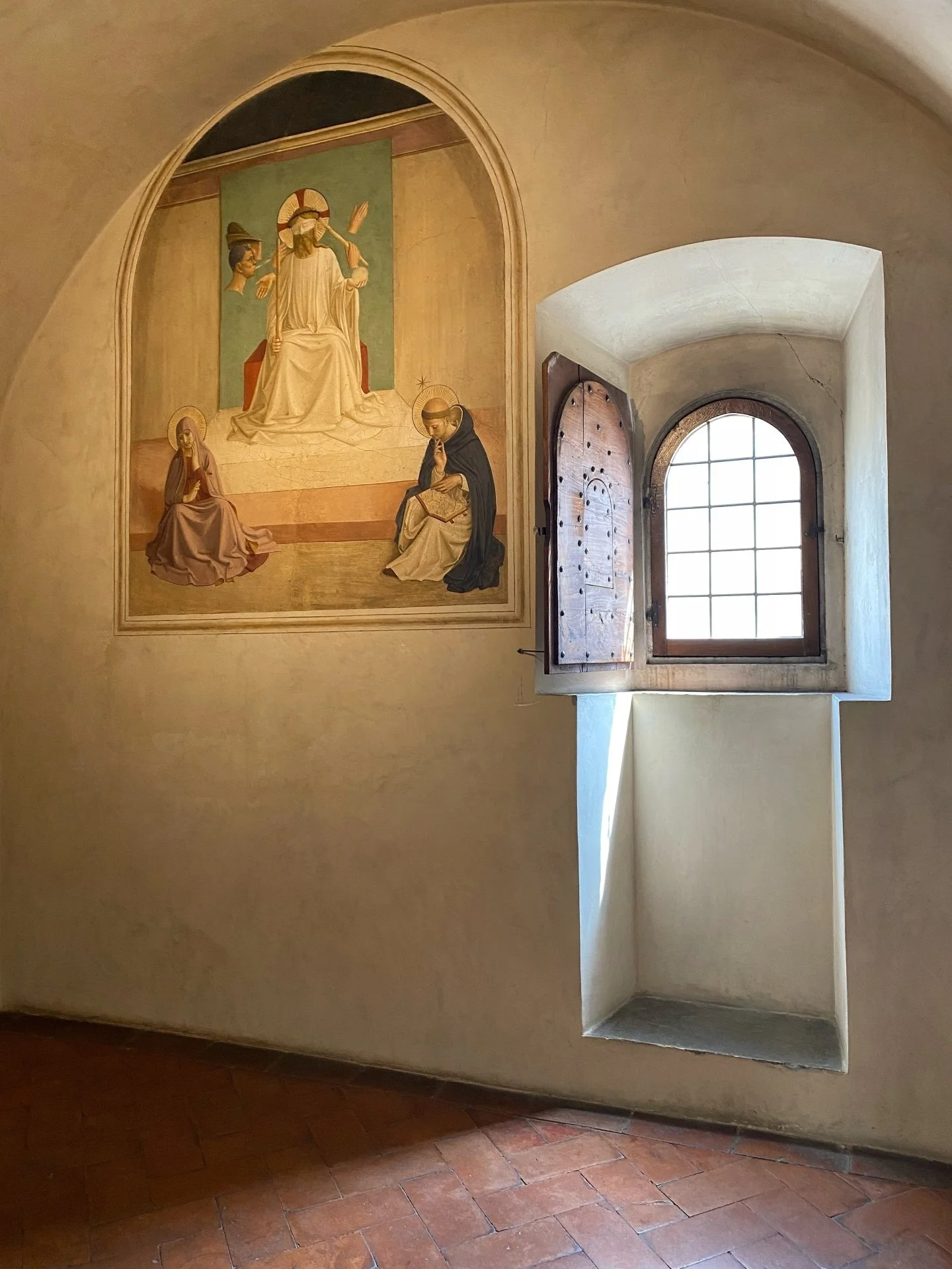 A quiet moment with one of Fra Angelico's frescoes at San Marco Museum, Florence, Italy.

Italy departure details are coming soon. Join our newsletter community for details. Link in bio.

*
*
*
*
*
#solowomentravel #grouptravel #womentravel #solotrav