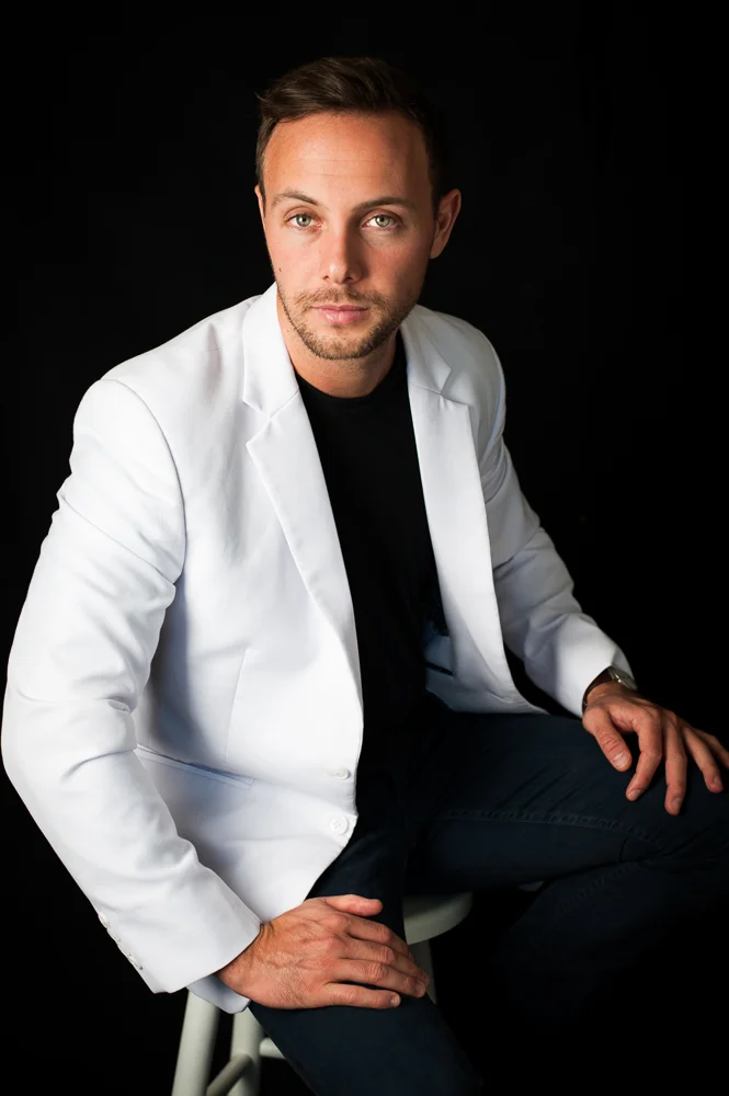 LeandraBleiPhotography-WhiteJacket-7769.jpg
