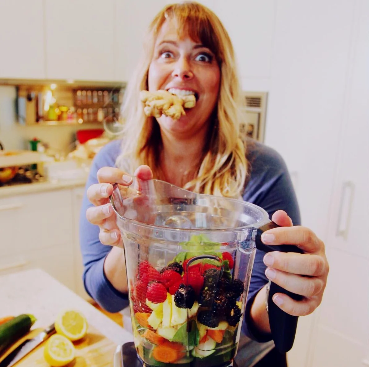 Cassanda+w+Ginger+in+Mouth.jpg