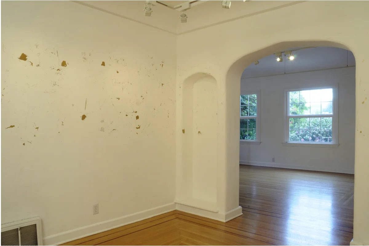   Band of Gold (haus),&nbsp; gold paint on wall 360 sq ft room (north) 2009 