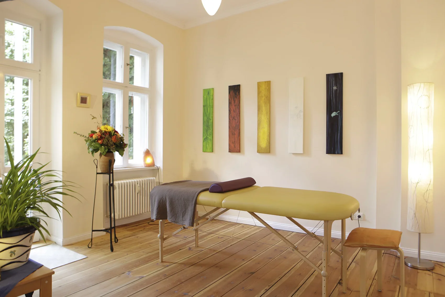 holistic bodywork at naturopath cranio sacral osteopathy, fertilitymassage, taping,spiritual healing in berlin