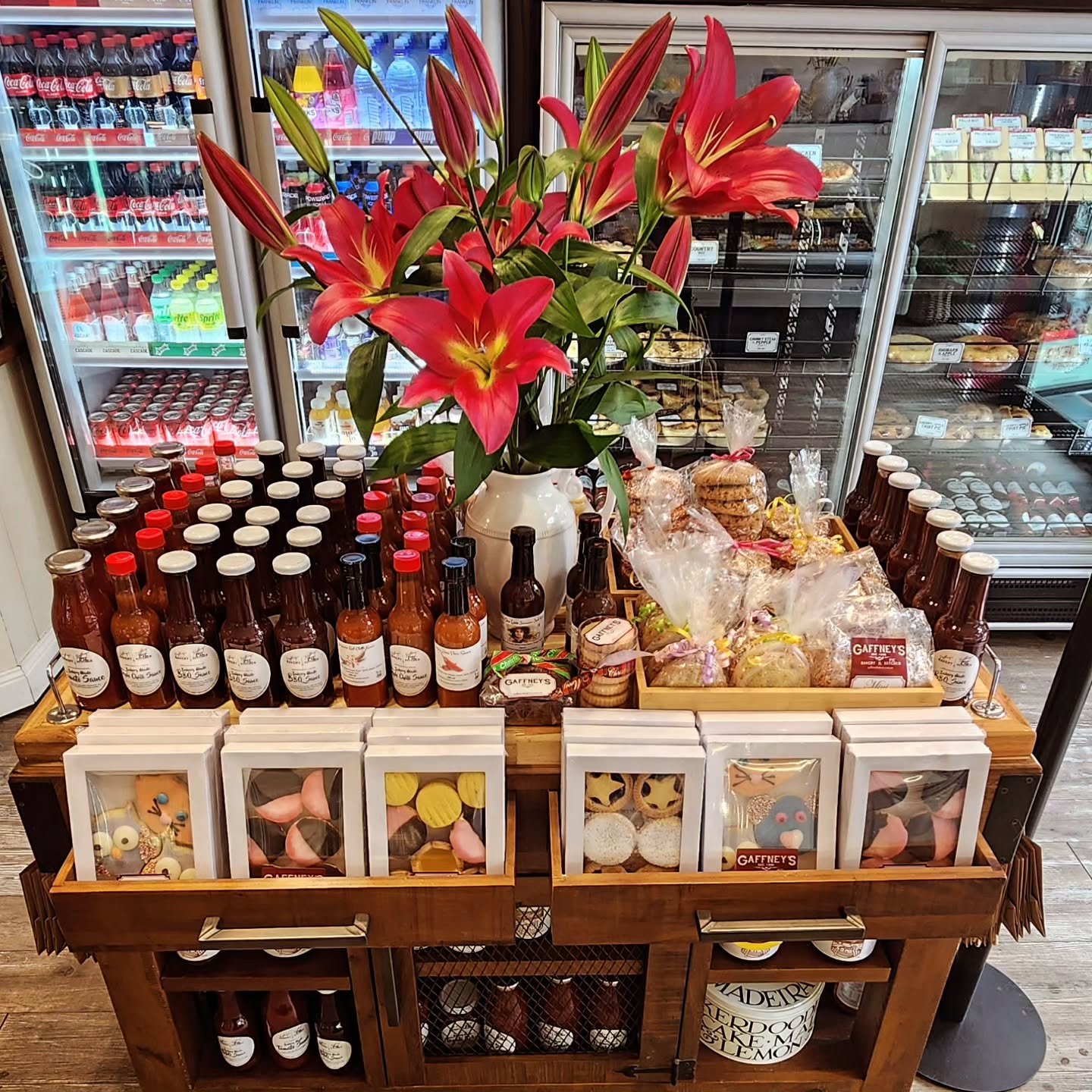 THE Christmas Spirit is alive and well in Seymour this year! The carols are on high rotation, so bring your singing voice 🎤🎶🎤👩&zwj;🎤

We've got all your favourites that you wait all year for plus plenty of last minute gift ideas.

🎄Fruit Mince 