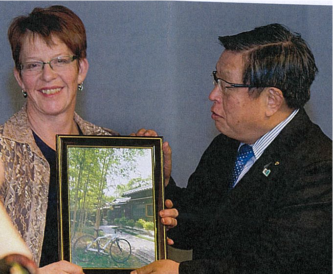 Wellington Mayor's bicycle from Sakai Mayor has arrived!
