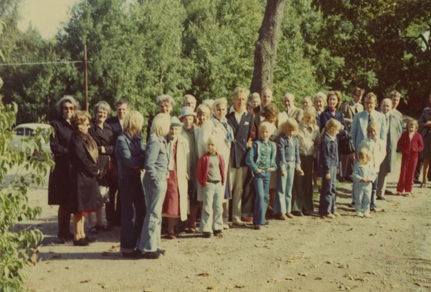 Samling vid Årdala kyrka