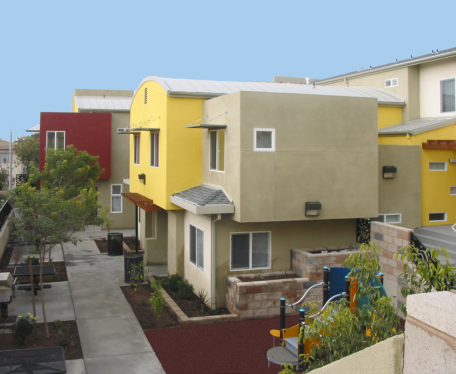 Los Girasoles is a great example of many forces coming together to produce exceptional, affordable housing amid complicated program, site, and county regulations. 