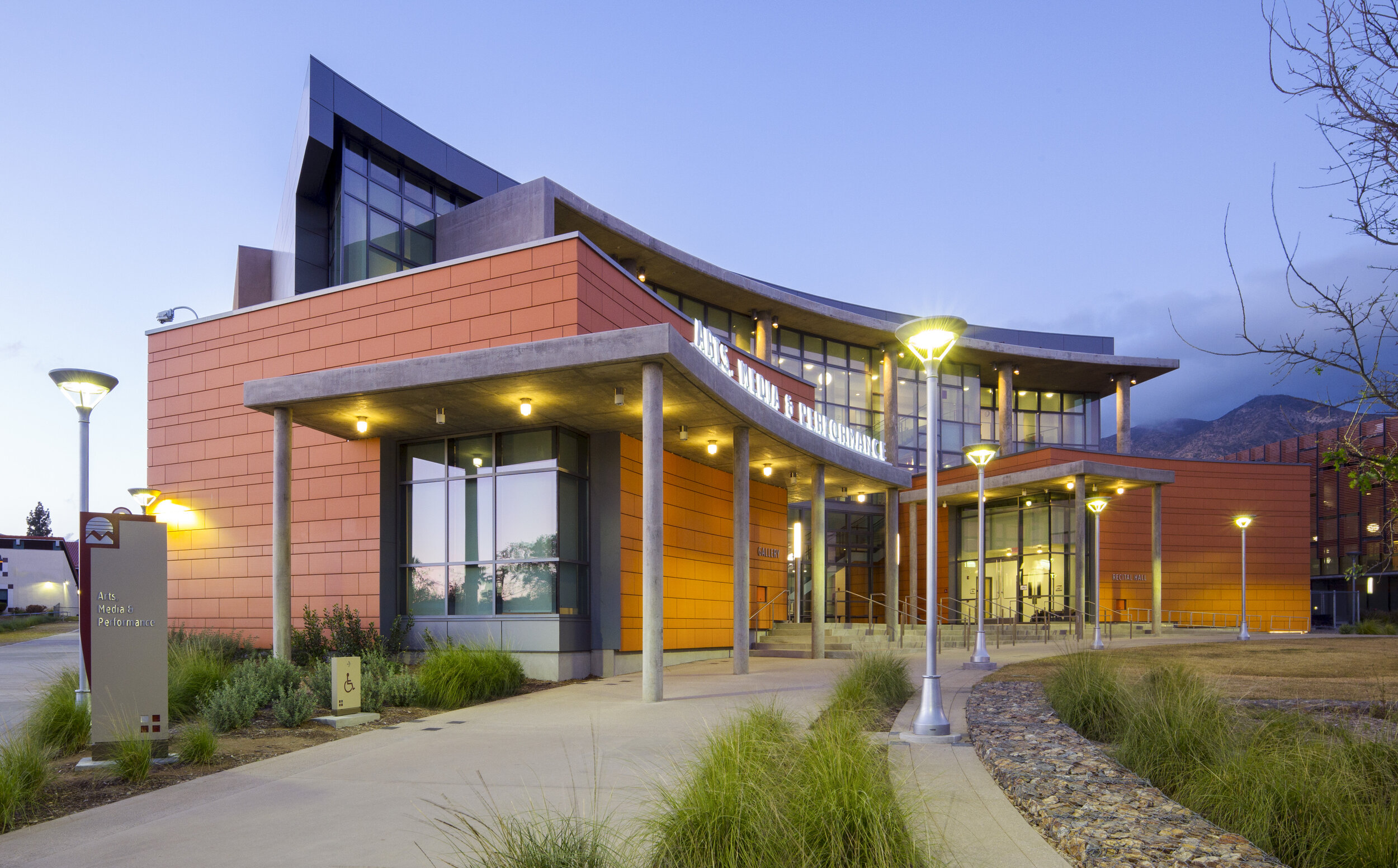 The scope also features a new campus quad that constitutes a significant open space component for the college. It is designed to be functionally and spatially integrated with this and the surrounding buildings. The new quad will be the “living