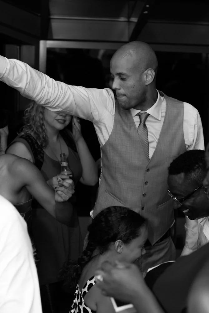 tbt_wedding_party_02BW.jpg