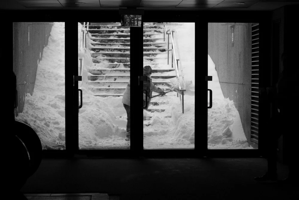 financial_digout_01BW.jpg