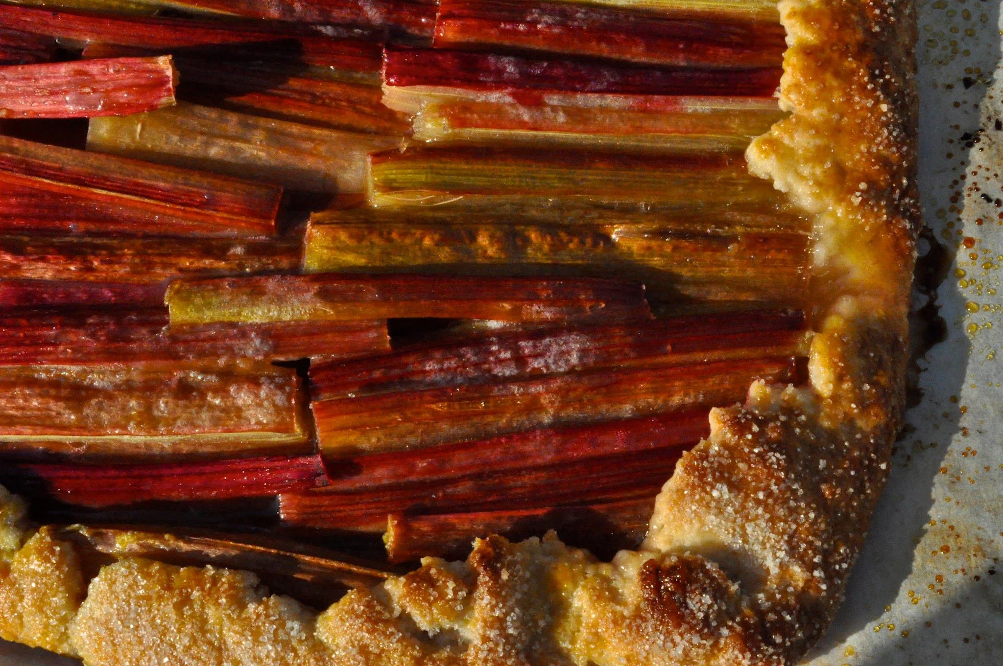a few years ago, i created perfect little rows of rhubarb in my galette, with the red skin showing. 