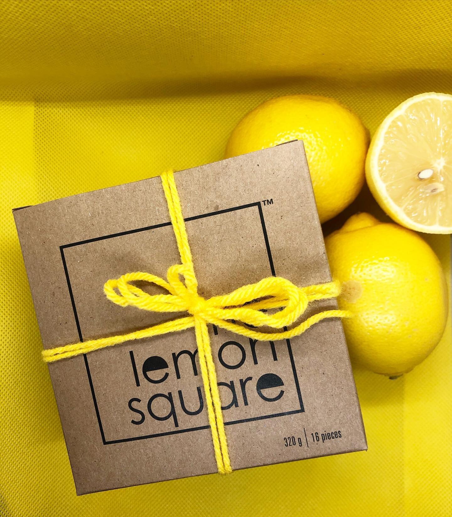 Inside our Mini Share Packs are 16 little bite sized Lemon Squares, the perfect little snack size whilst binge watching Netflix or to share with friends at a picnic. Order now and we&rsquo;ll ship it to you. Opening to the US very soon!!