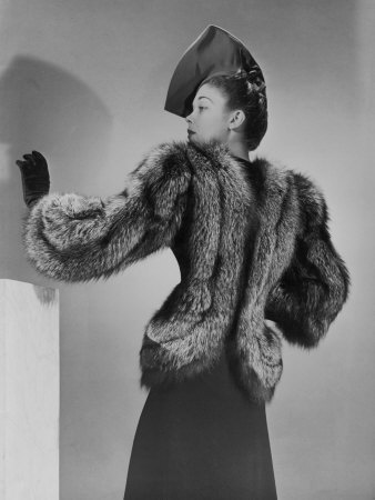 The most fashionable. Unknown model and unknown photographer, 1940s.