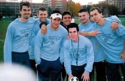 kicks-2002-01.jpg