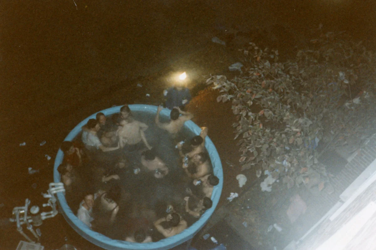 hottub-1995-001.jpg