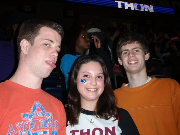  Jason Downey (L), Elizabeth Cellucci, Mitch Hulderman (R) at THON 09 