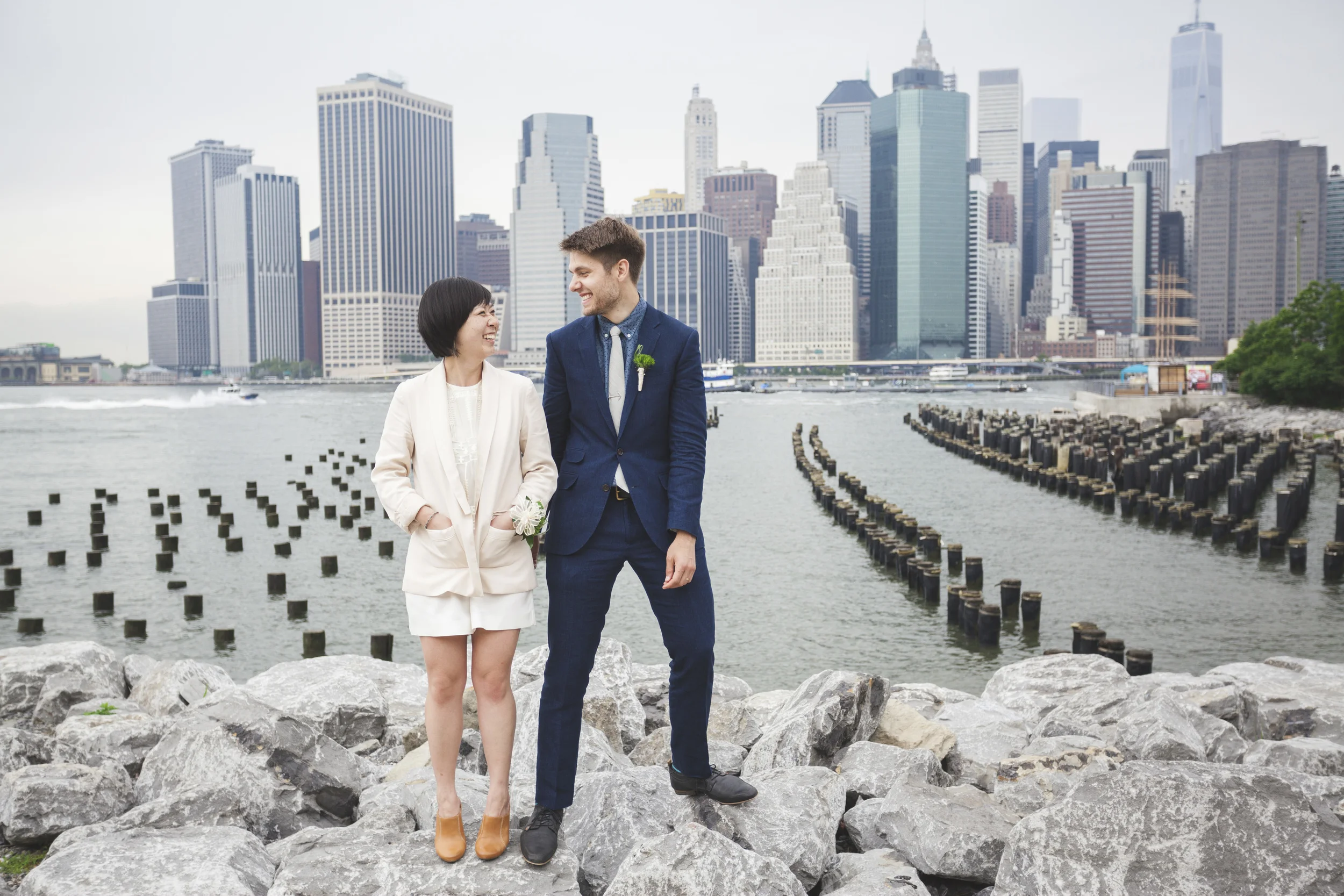 A great wedding couple photograph with Manhattan in the background.