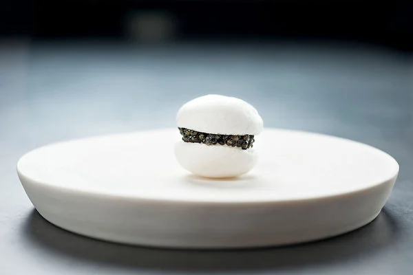Meringue with caviar
