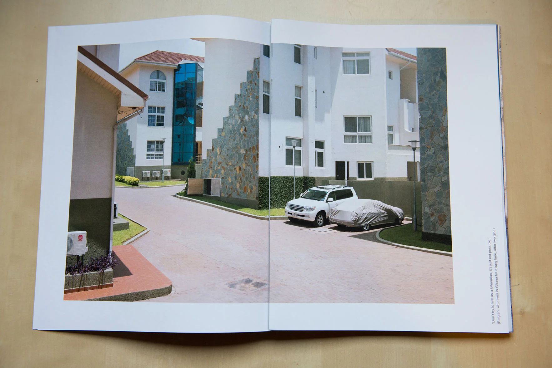 Bookpreview03 © TomasBachot.jpg