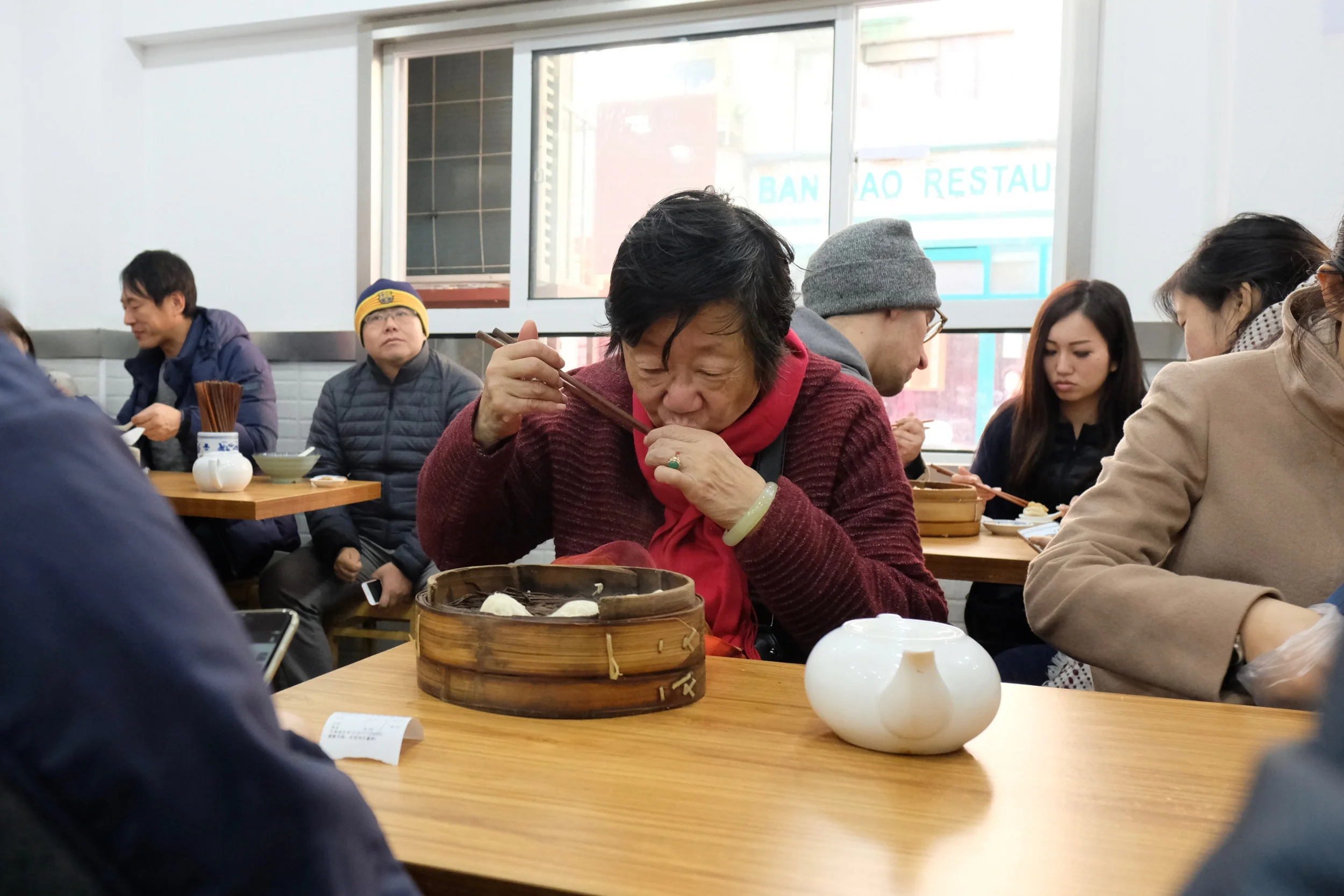 BIS-JiaJiaHowToEat.jpg