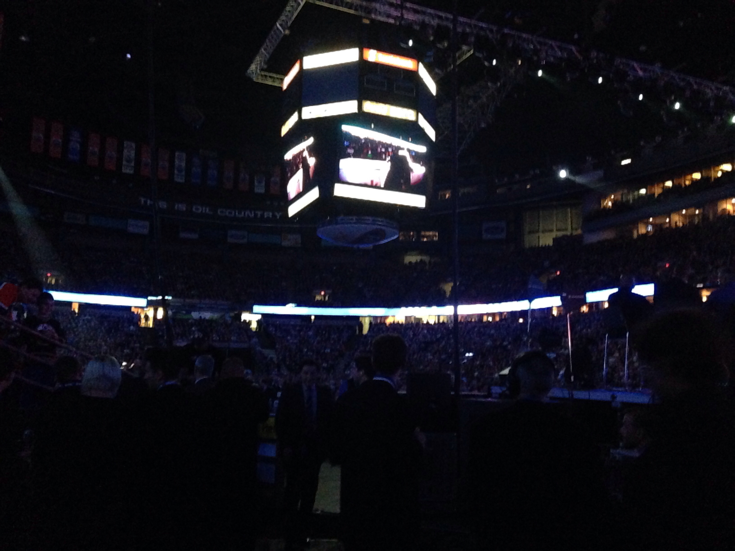  What a way to end 2014. Singing with Canadian royalty, for the Oilers' 30th Anniversary Gala. 17,000 people. What a night!
