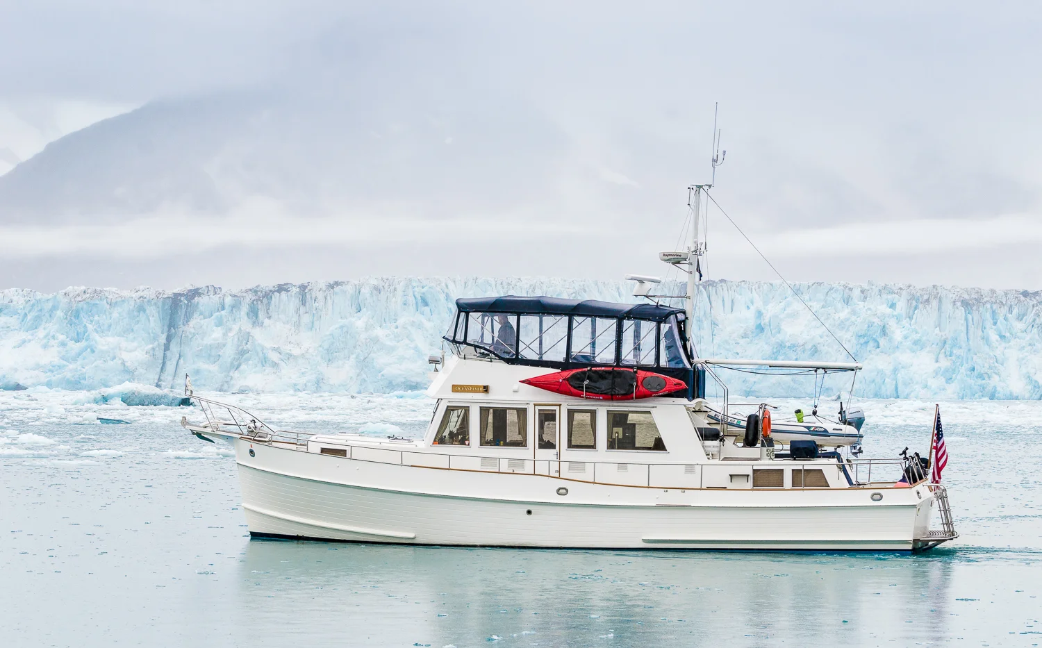 The perspective makes OceanFlyer look big in front of the Columbia Glacier. But we're still a 1/4 mile away.