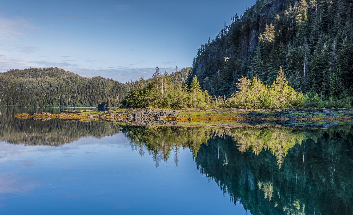 Crystal clear morning in Barnes Cove