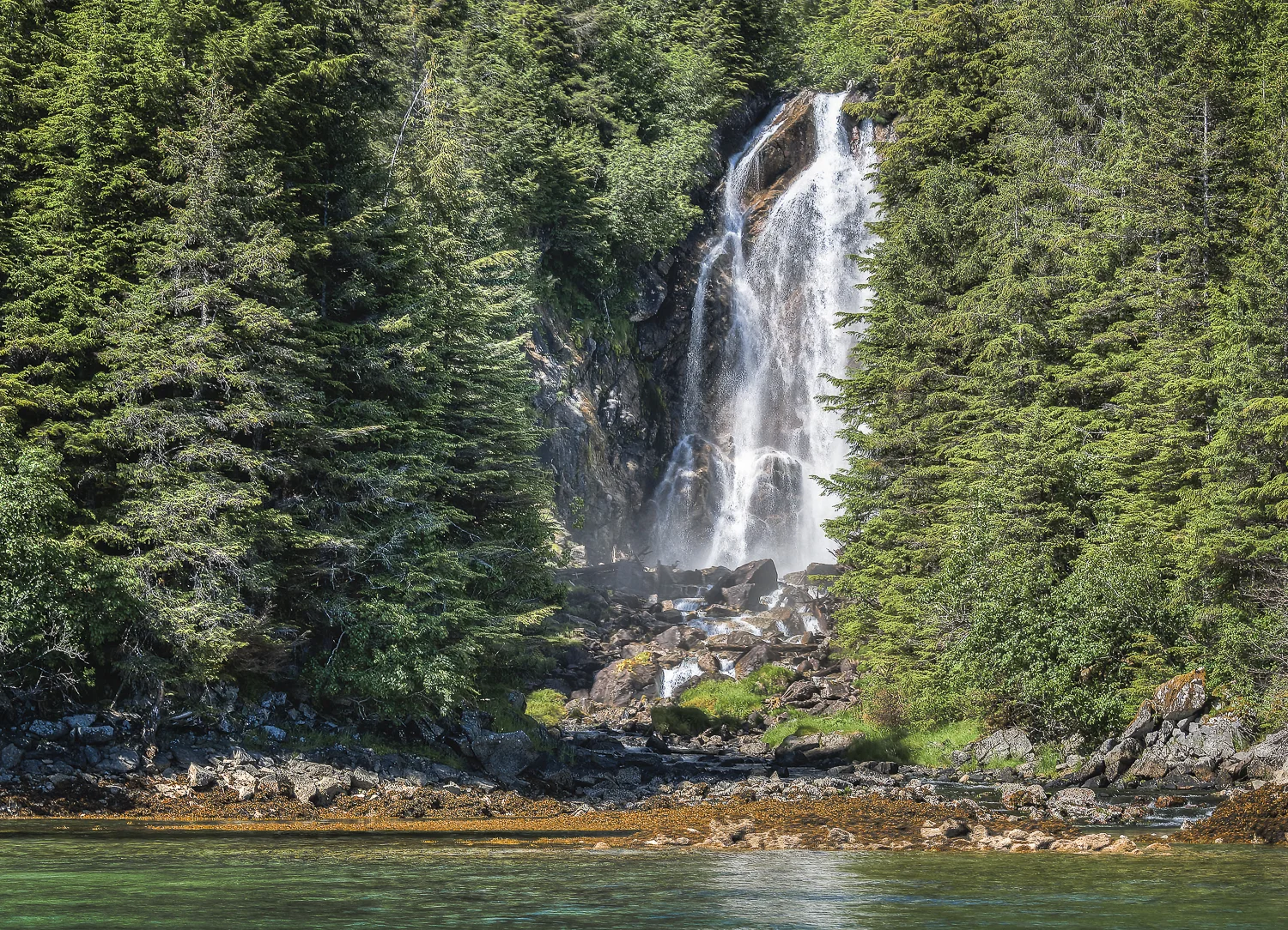 Shalin waterfall. Hard to believe we missed this on the way in.