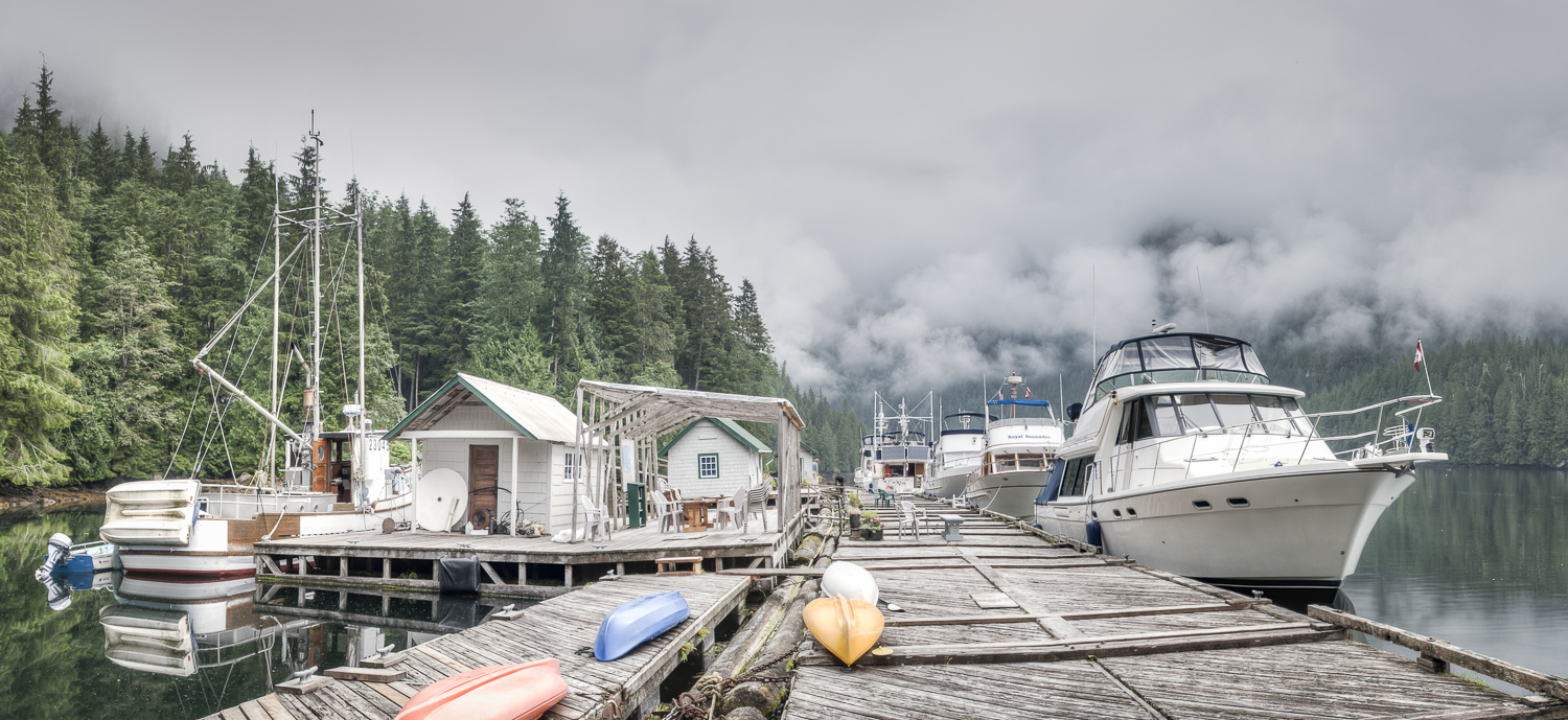 happy hour dock on the left