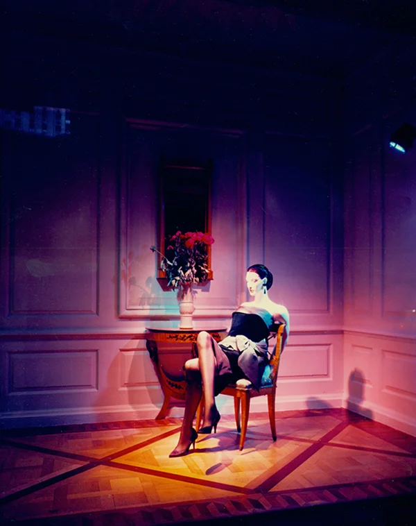 2saks_window_3.jpg