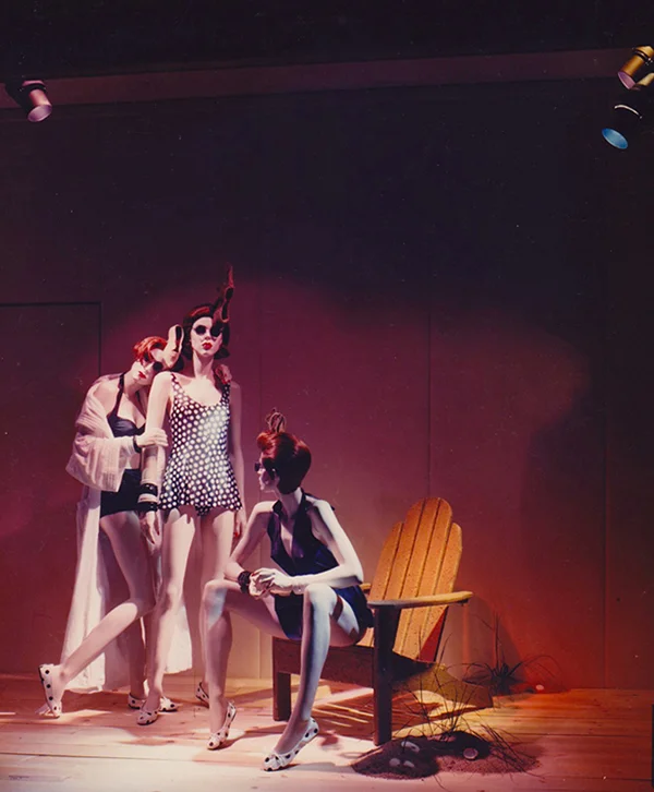 4saks_window_1.jpeg
