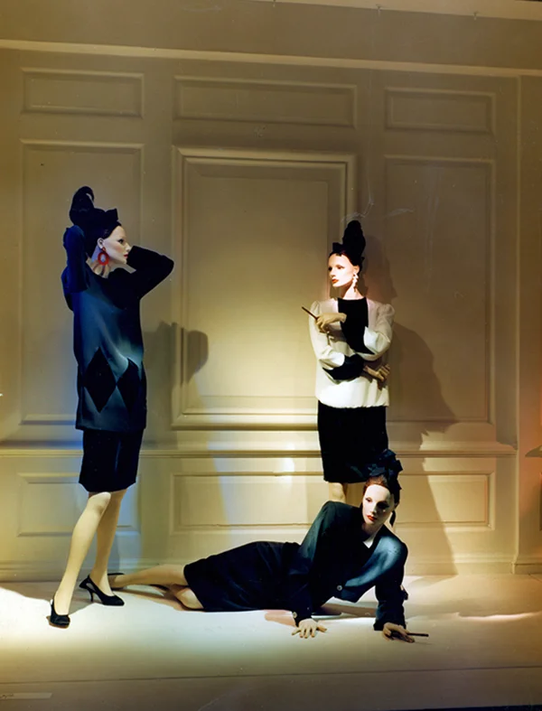 5saks_window_6.jpg