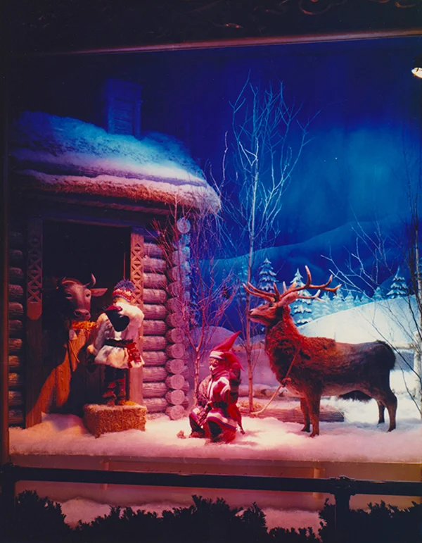 7saks_window_xmas_2.jpeg