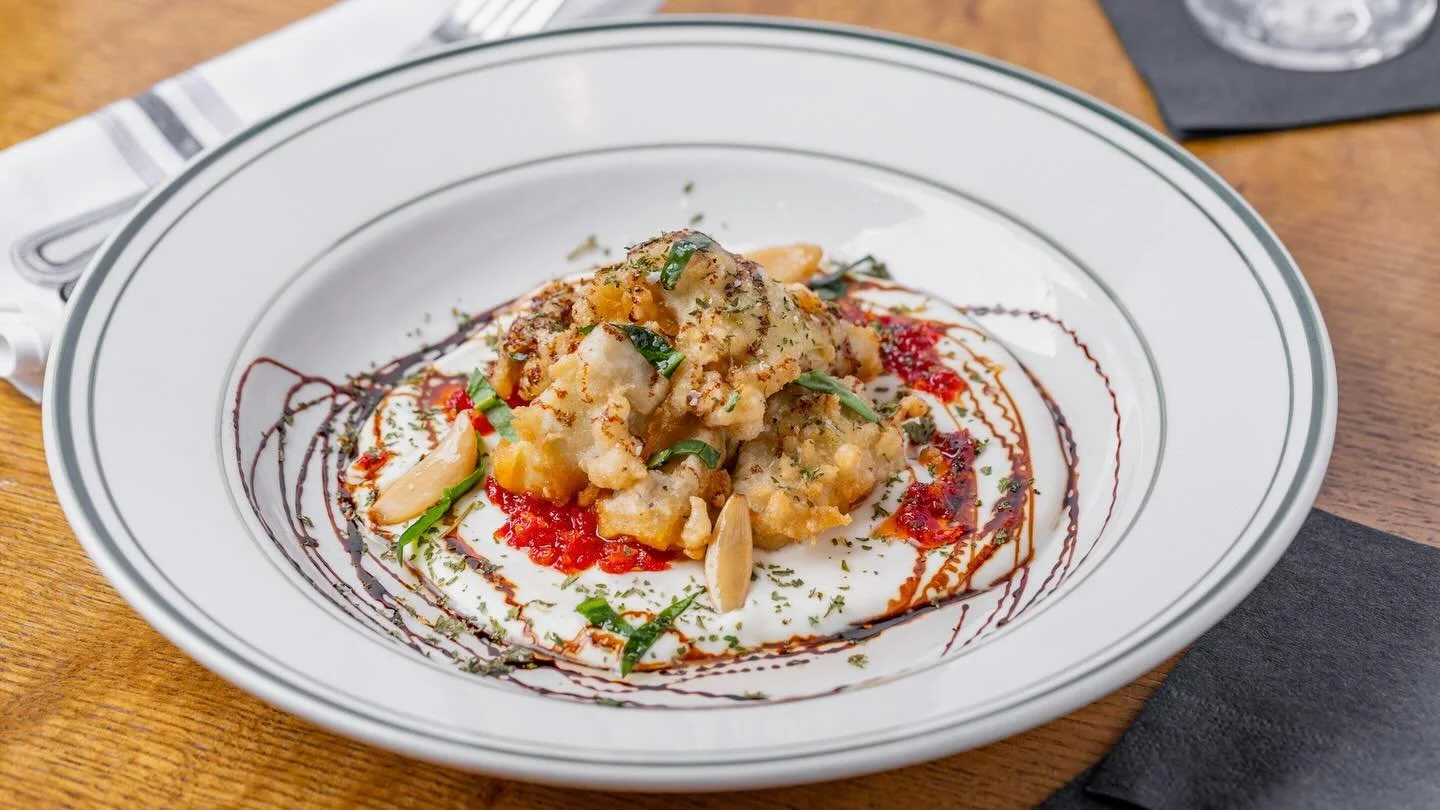 🍸 Just here for apps? We&rsquo;ve got you covered.

Pull up a seat at the bar and start the night the right way at The Ovalon.

🔥 Tuscan Artichokes &ndash; lightly fried, crispy, and finished with roasted peppers, garlic, and a balsamic drizzle.
🍤