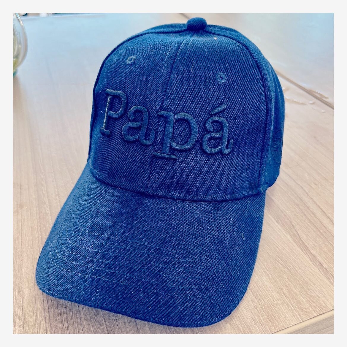 Feliz d&iacute;a del Padre !!! 
-
#gorras
#bordado3d #bordadoaltorelieve