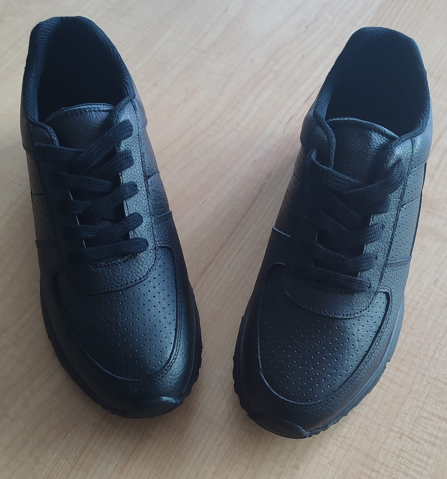 Tenis Negros Dotacion 3.jpeg