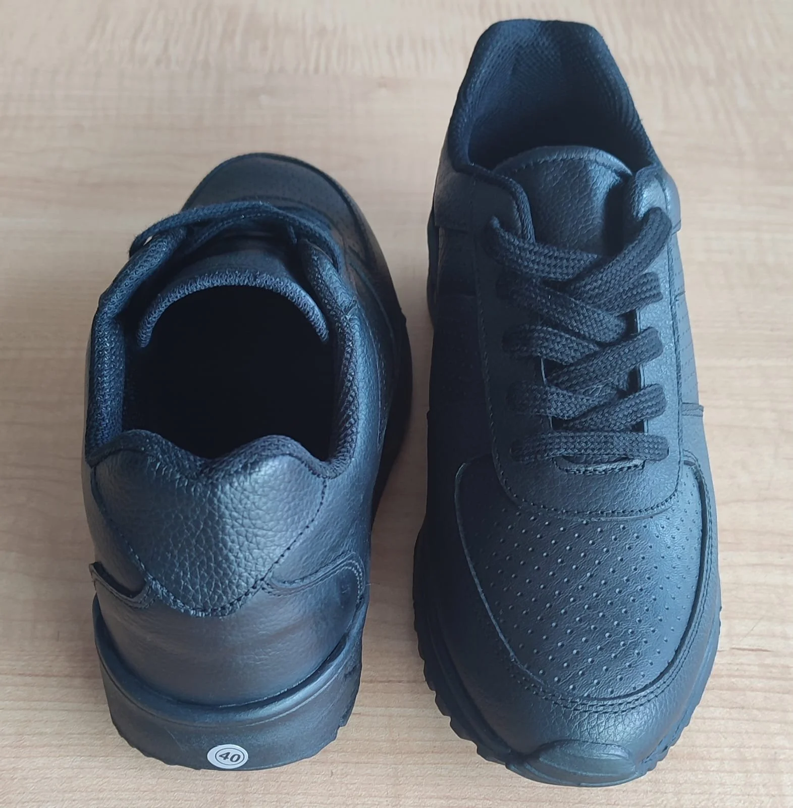 Tenis Negros Dotacion.jpeg