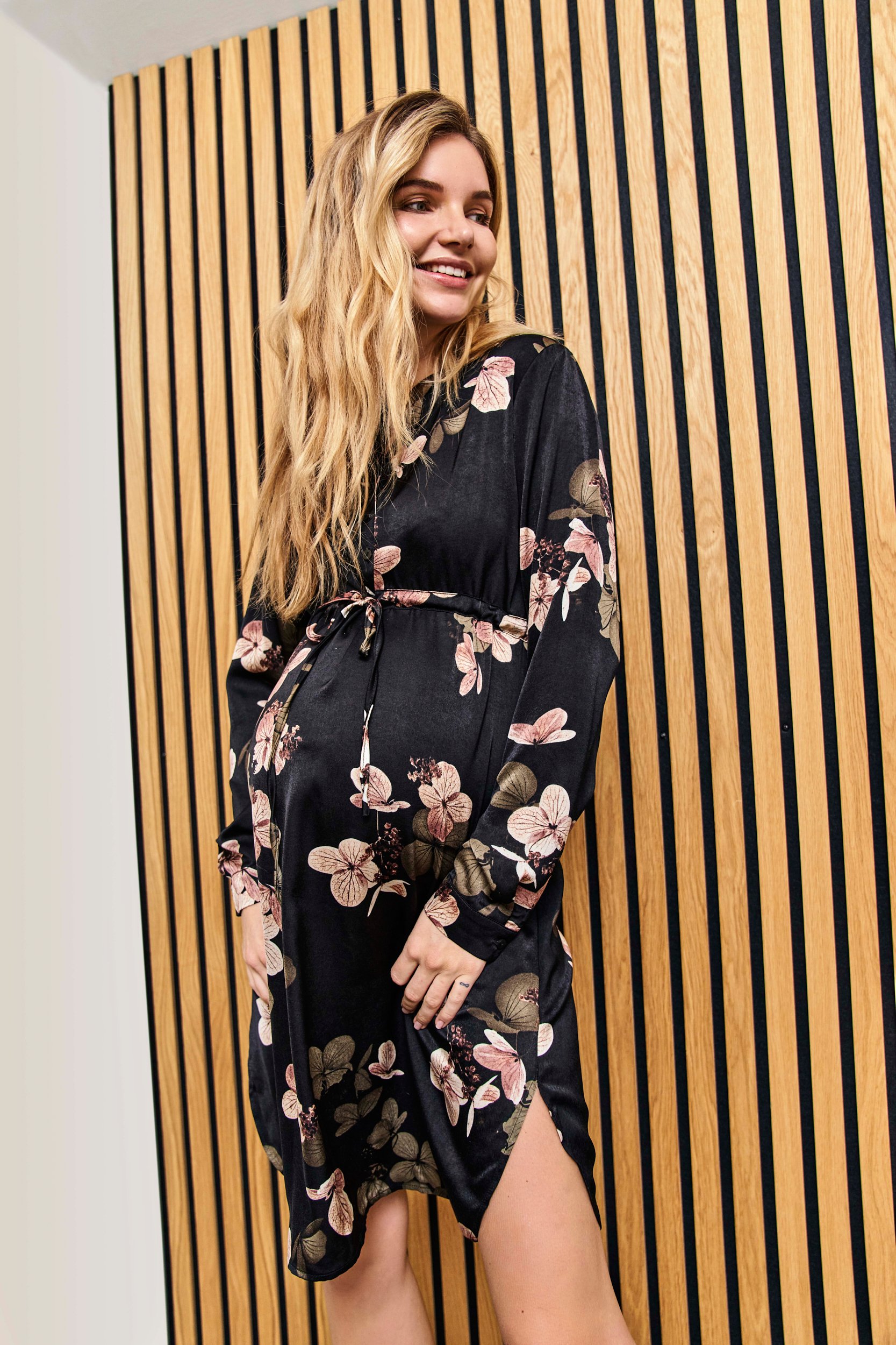 ONLY MATERNITY SS22_LOOK_01_025.jpg