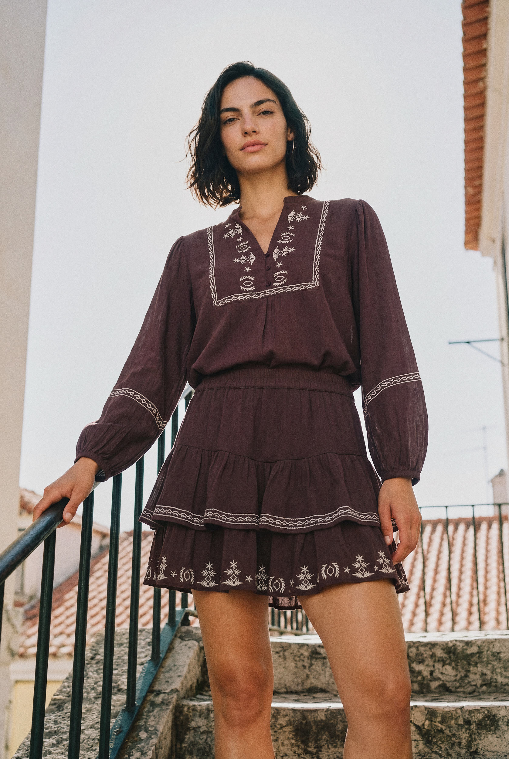 look5-aicia-bairro-alto-low-angle-power_v1.png