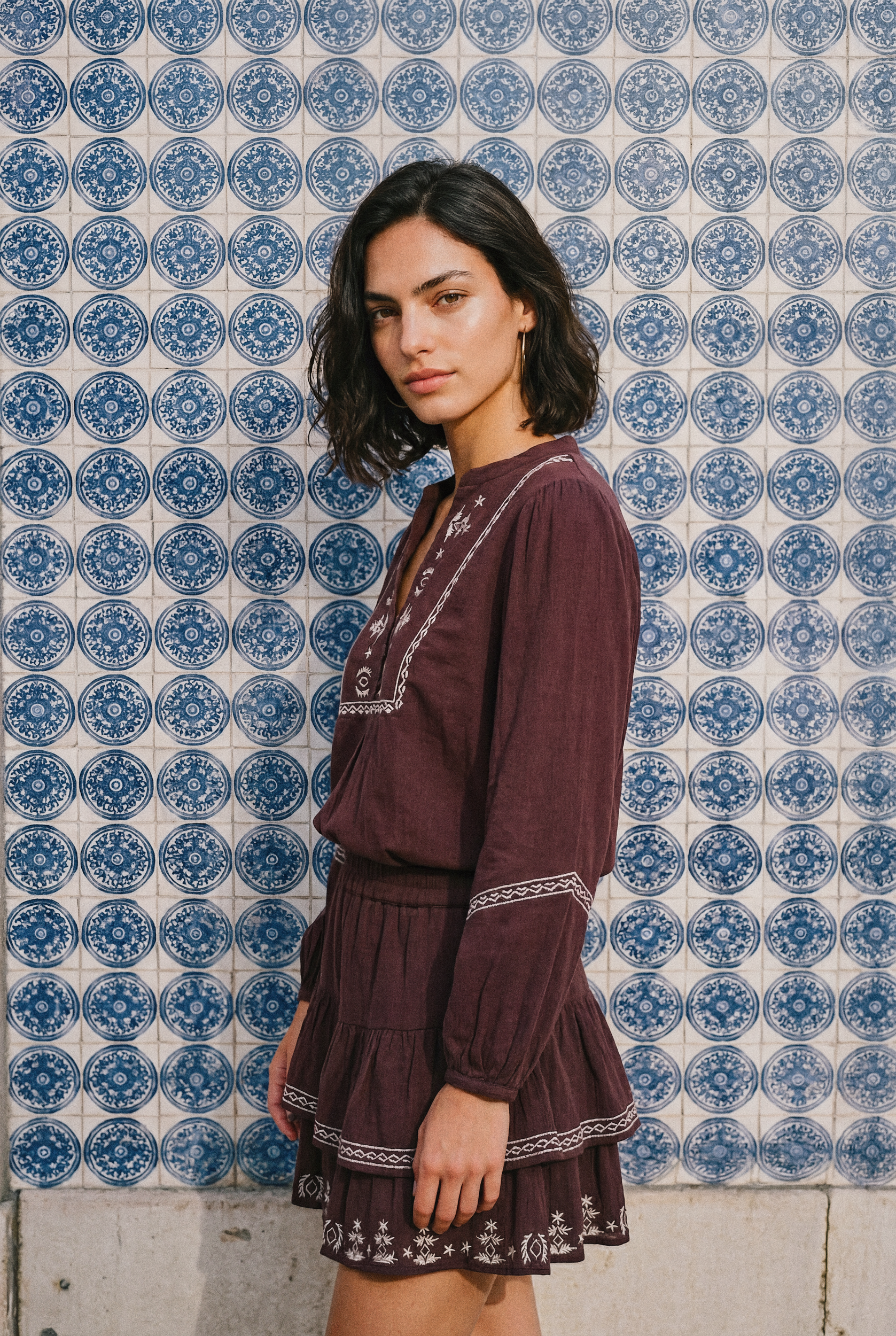 look5-aicia-bairro-alto-tile-backdrop_v1.png