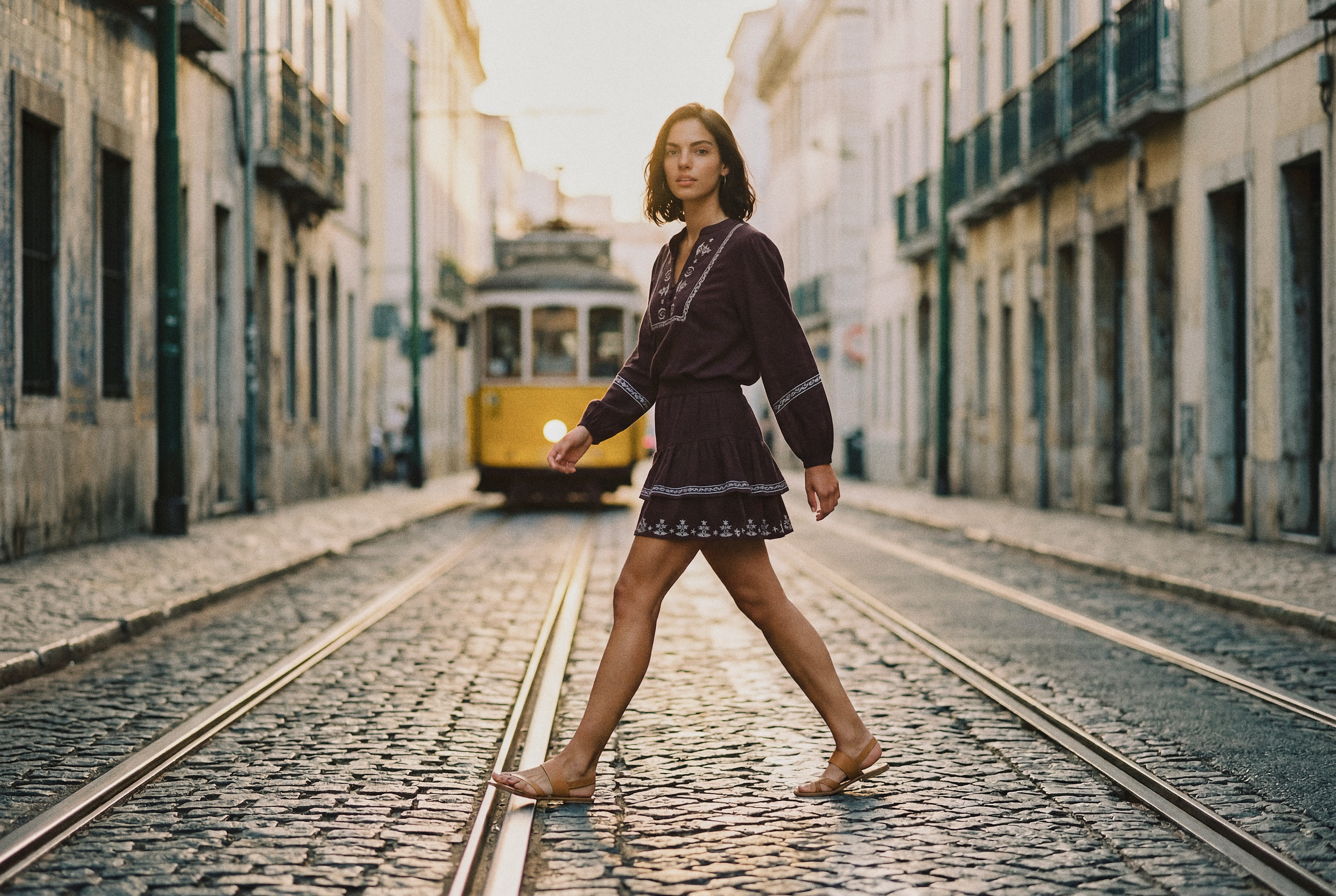 look5-aicia-bairro-alto-tram-tracks_v1.png