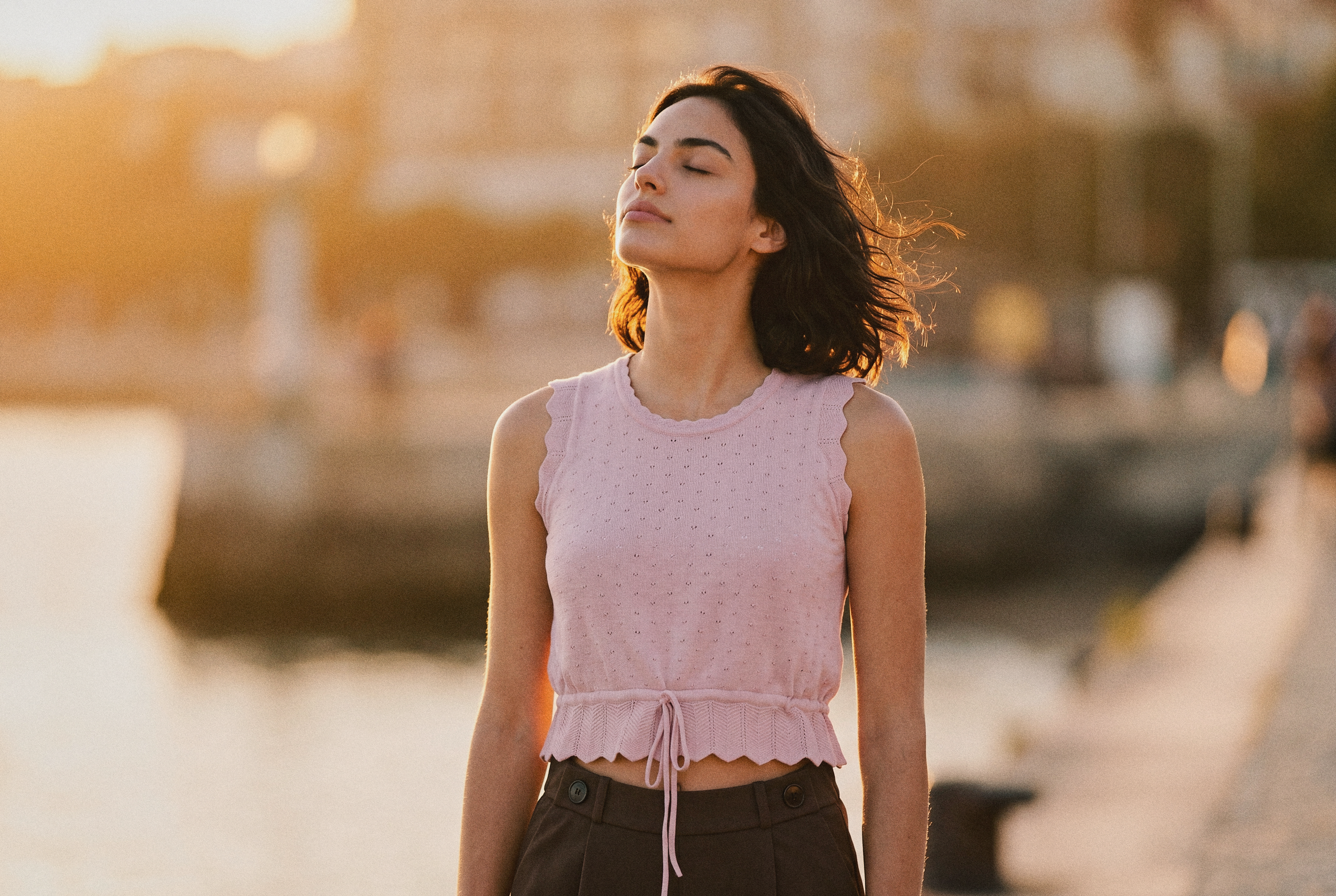 look9-aicia-estrela-sunset-golden_v1.png