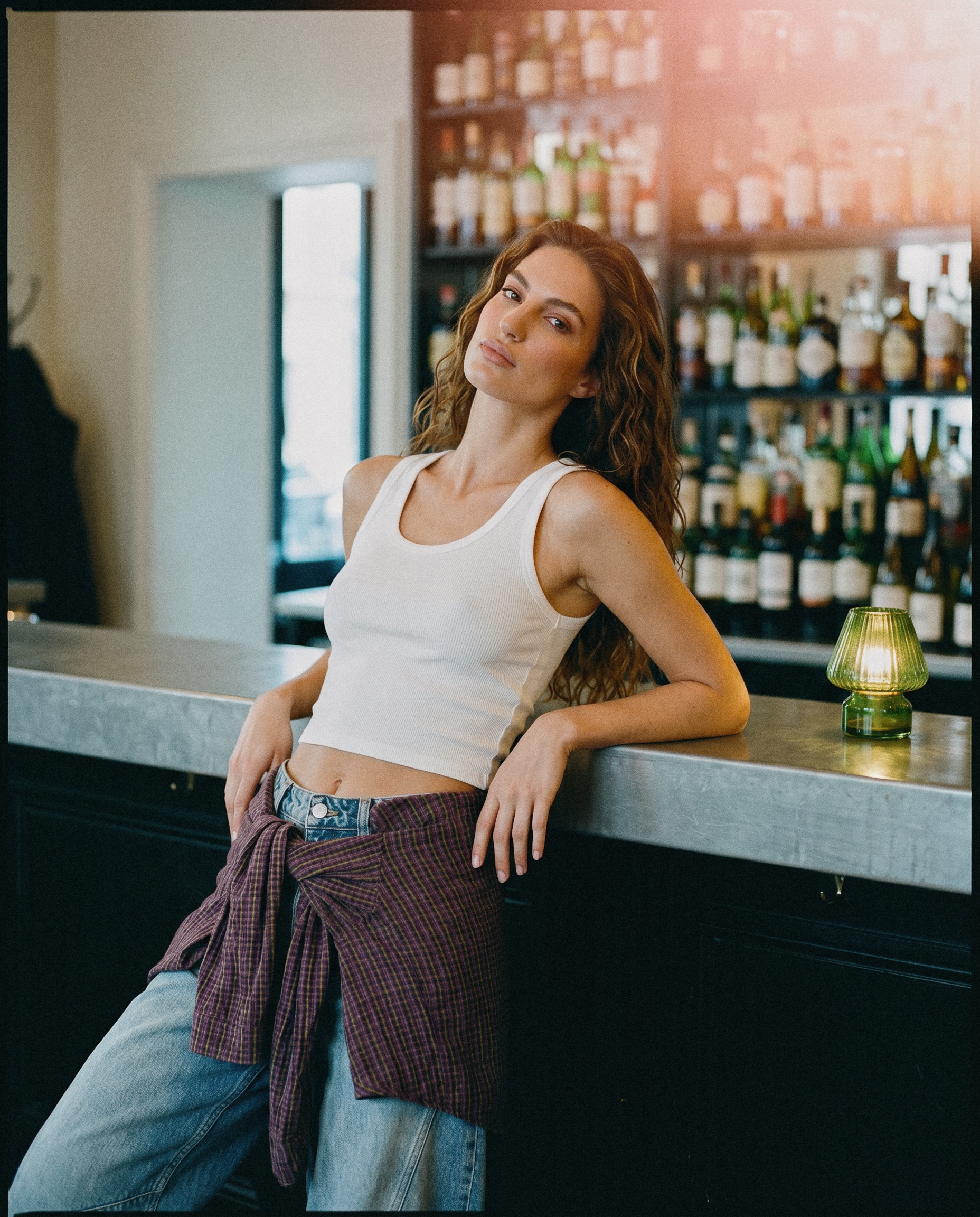 look11-zincbar-02-leanback-hipjut-leak-nikonf5_v1.png