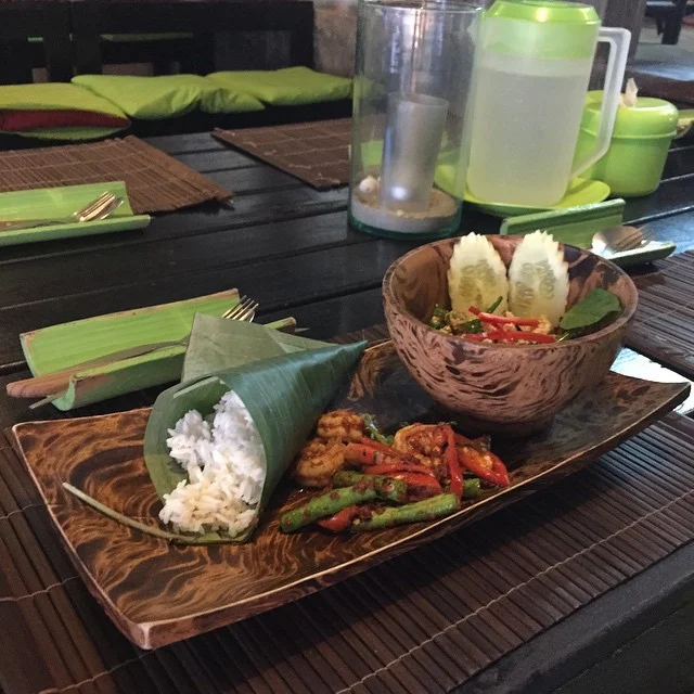 I learned a few new recipes today at #timeforlime this is red curry Shrimps and a Laab salad made out of chicken and generally awesome stuff #food #foodporn #Thai #thaifood #krabi #lanta #shrimp #salad #nofilter