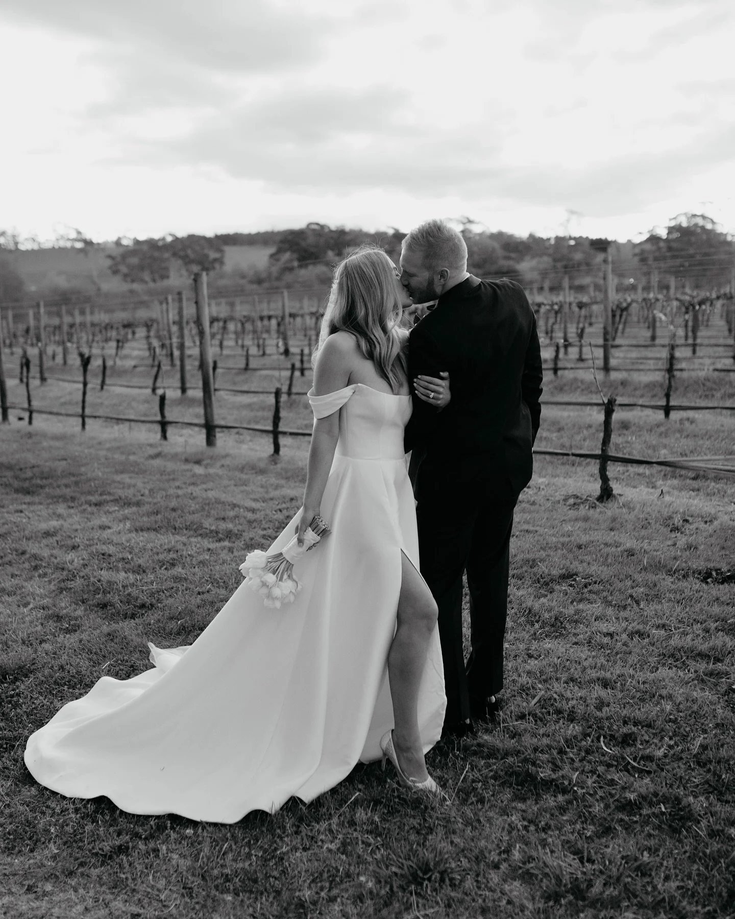 Revisiting some favourite moments with Kate &amp; Jayden at @cvrestaurant x

@_katielee__ 
@jaydenriver__ 
@cvrestaurant 
@centennialvineyards 
@ashquinnmakeup 
@the_eloquentcelebrant 
@fox_cottage_flowers 
@bridalglowco 
@jodieday.com.au 
@kyhastudi
