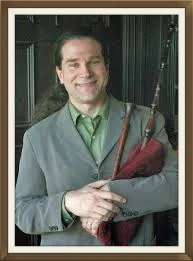 Tom_bagpipe3.jpg