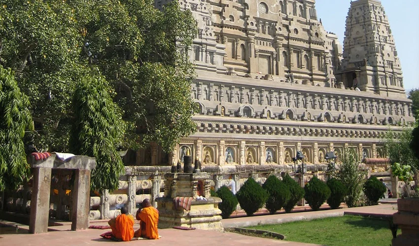 Mahabodhi Temple, Bodhgaya.jpeg