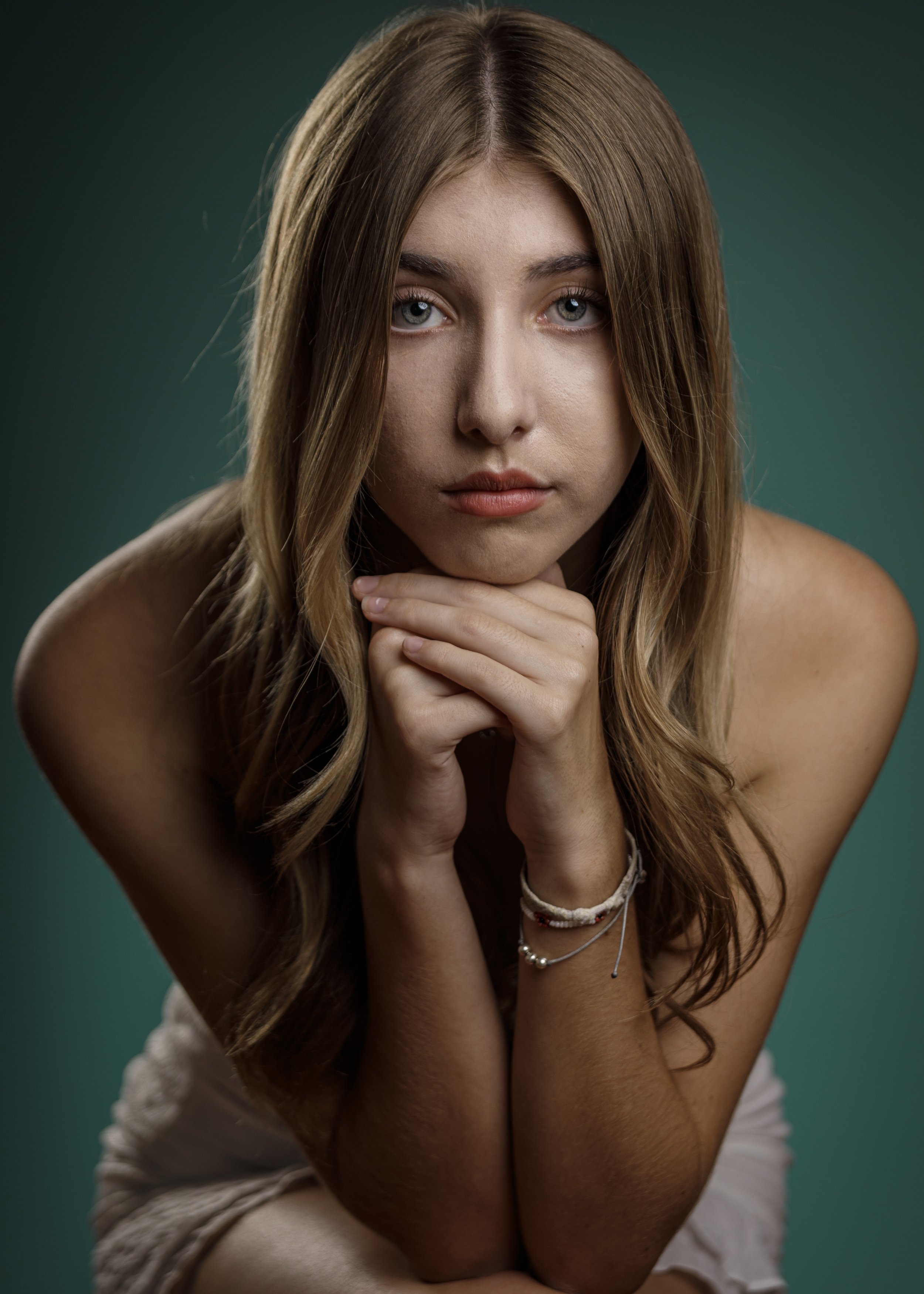  Confíe en nosotros para capturar su mejor versión en cada retrato corporativo.¡Reserve su sesión de retrato corporativo con Live Images PHOTO+FILM hoy mismo y dé el primer paso para proyectar la imagen que desea!    CONTACTANOS   