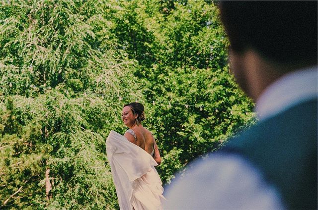 The first time a couple in love gets to see eachother. Gets me every time. .
.
.
.
.
#portra400 #leicam4 #farmwedding #film #organicmoments #dreamersdiary #firstlook #lyons