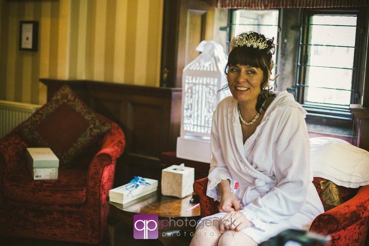 Amanda and Mike's wedding at Whitley Hall, Sheffield — photo 6 of 39