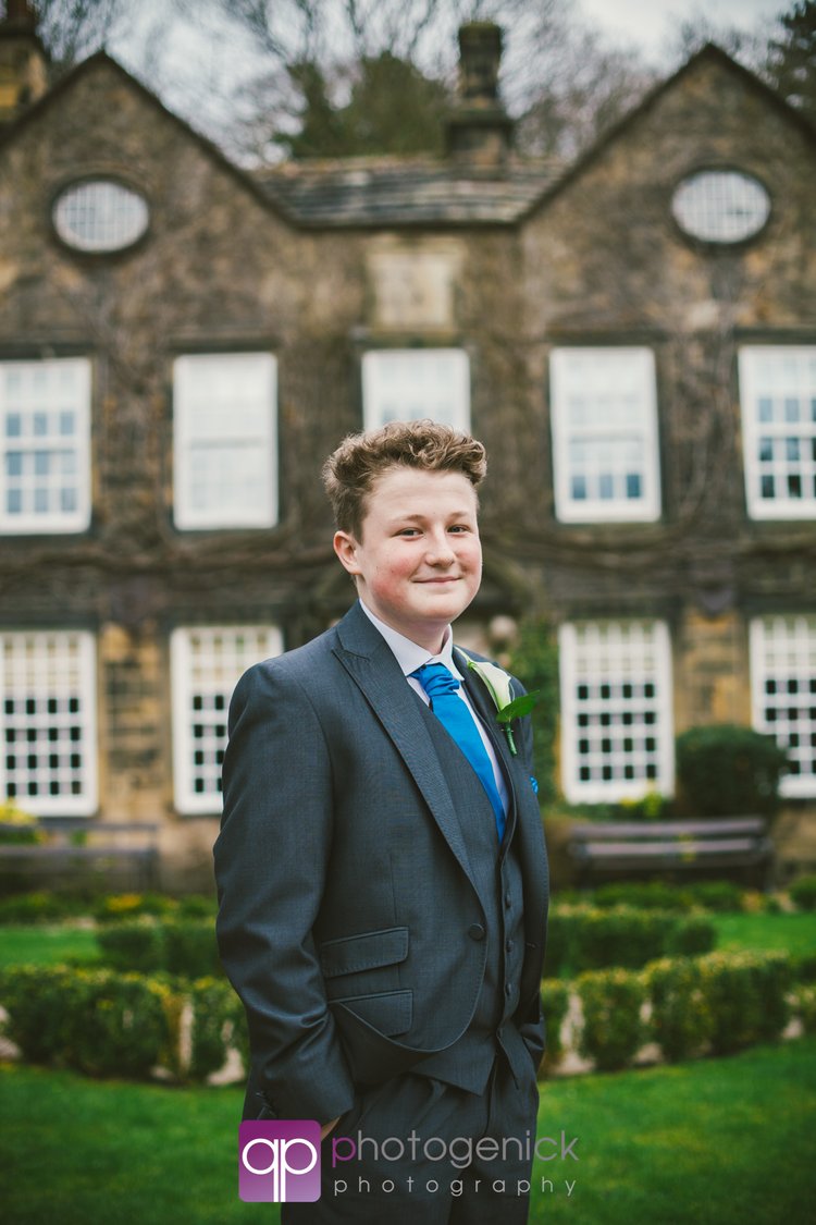 Amanda and Mike's wedding at Whitley Hall, Sheffield — photo 7 of 39